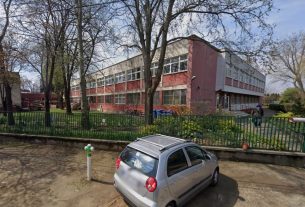 A Császár Péter utca felől elhelyezkedő, volt Nagysándor József Általános Iskola épülete Debrecenben