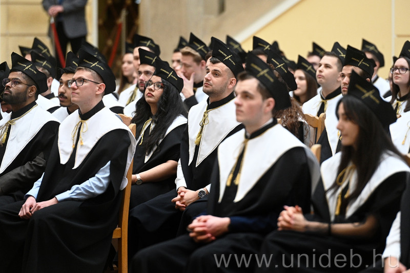 Végzős hallgatóit ünnepelte az Informatikai Kar a Debreceni Egyetemen
